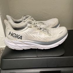 Hokas