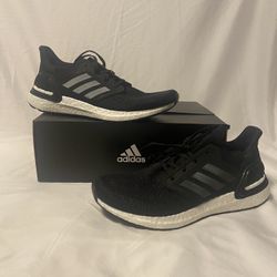 Adidas Ultraboost 20’s- Core Black- Men’s  11 1/2