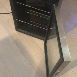 Under-Counter Wine & Beverage Fridge – Stainless Steel, Glass Door