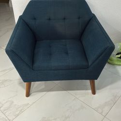 Comfort blue fabric chair