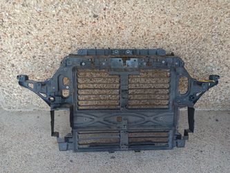 2020-23 Ford Explorer Shutter (Auto Parts)