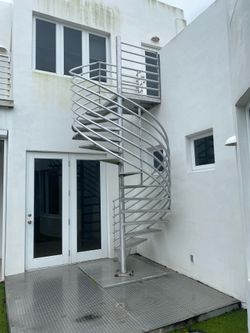 Spiral staircase aluminum