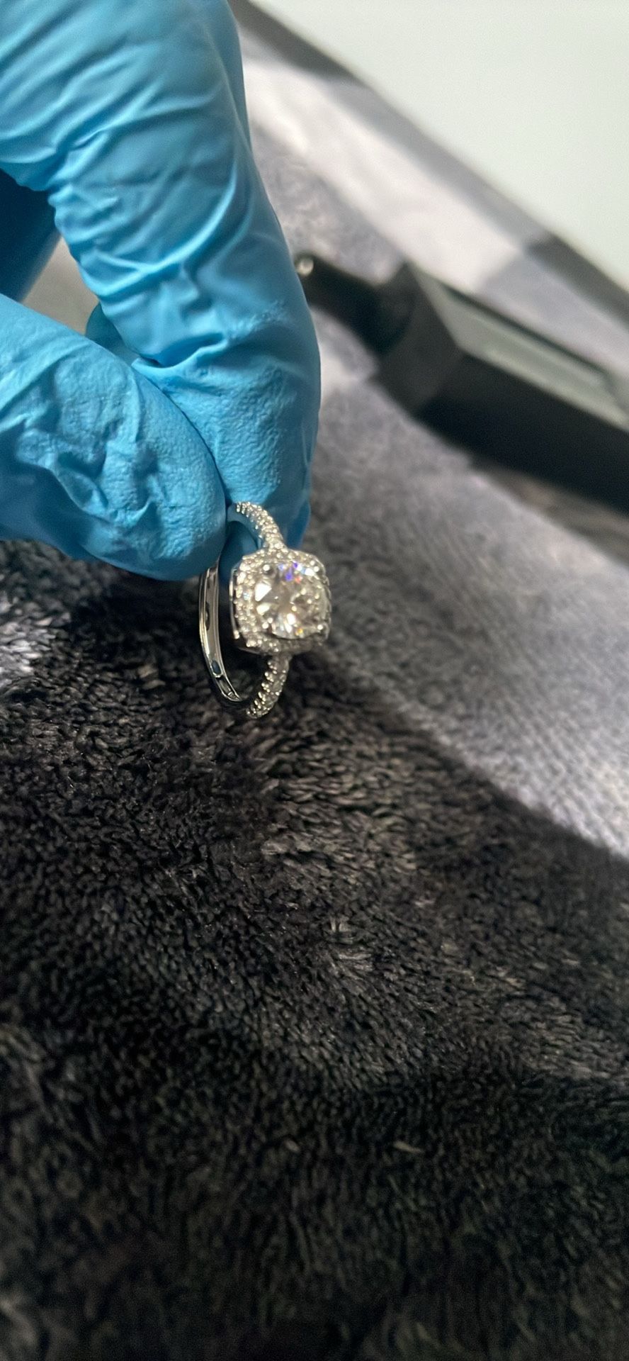 VVS1 Engagement Ring Moissanite