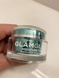 Glam glow moisturizer