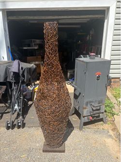 Decorative woven wicker stand
