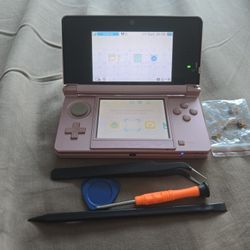 Nintendo 3ds W/ Repair Kit