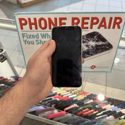 I phone XR unlocked 128GB