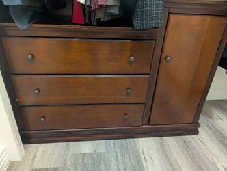 Dresser / Storage