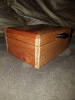 Small keepsakes box