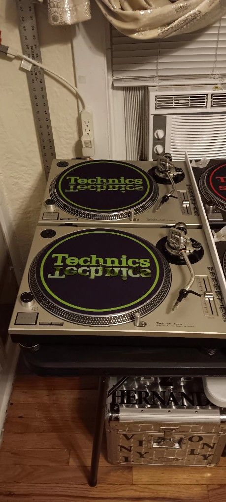 Technics 1200mk2 Original Silver