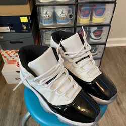 Air Jordan 11 Concord