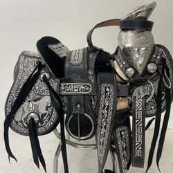 Nueva Montura Charra Bordada Con Herrage Y Fuste Plateado