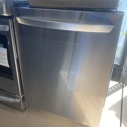 LG Stainless Steel Kitchen Appliance Bundle 