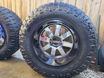 6x5.5 20” Moto Metals with Nitto Ridge Grapplers 37x13.50R20