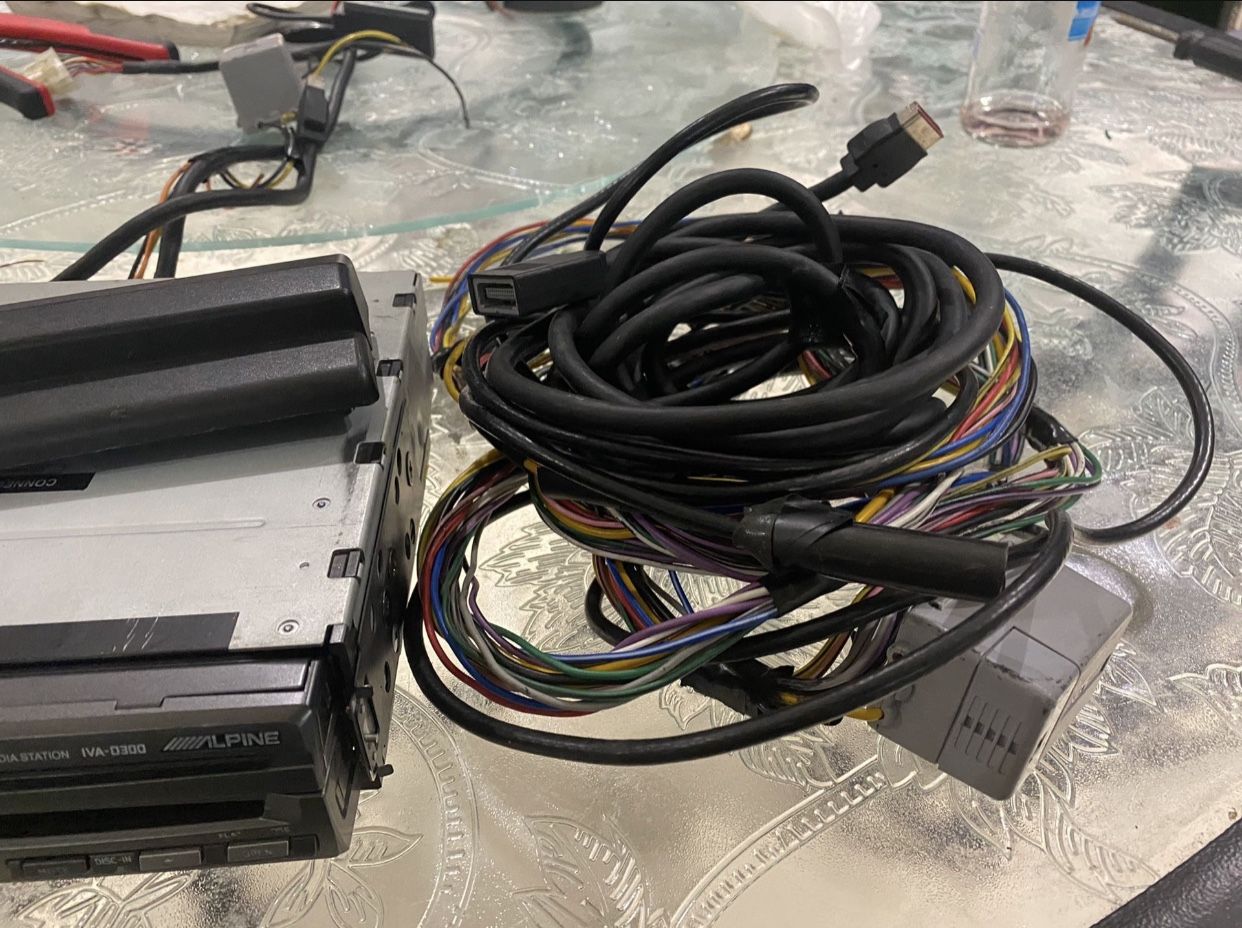 Alpine IVAd300 for Sale in Stickney, IL OfferUp