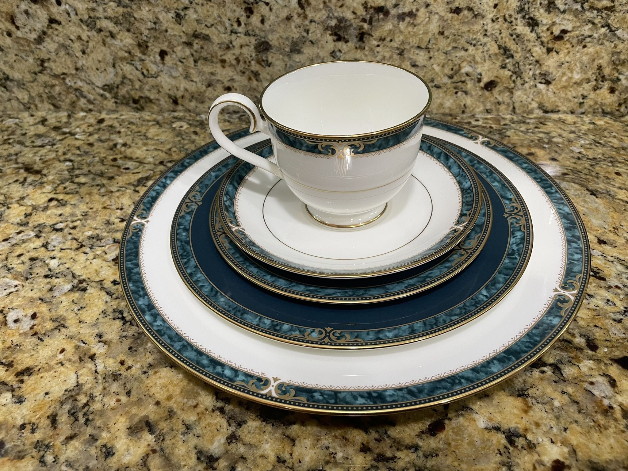 5 Piece China Set