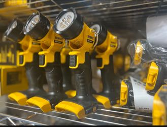 Dewalt LED light ( Tool Only )