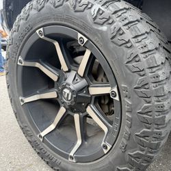 Radar Tires LT285/55R20 + Rims