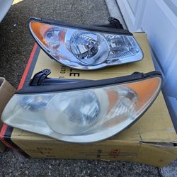 2007 Elantra Headlights Driver and Passenger Side