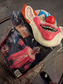 Costume
