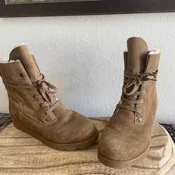 Bearpaw Suede Boots - Wm S8