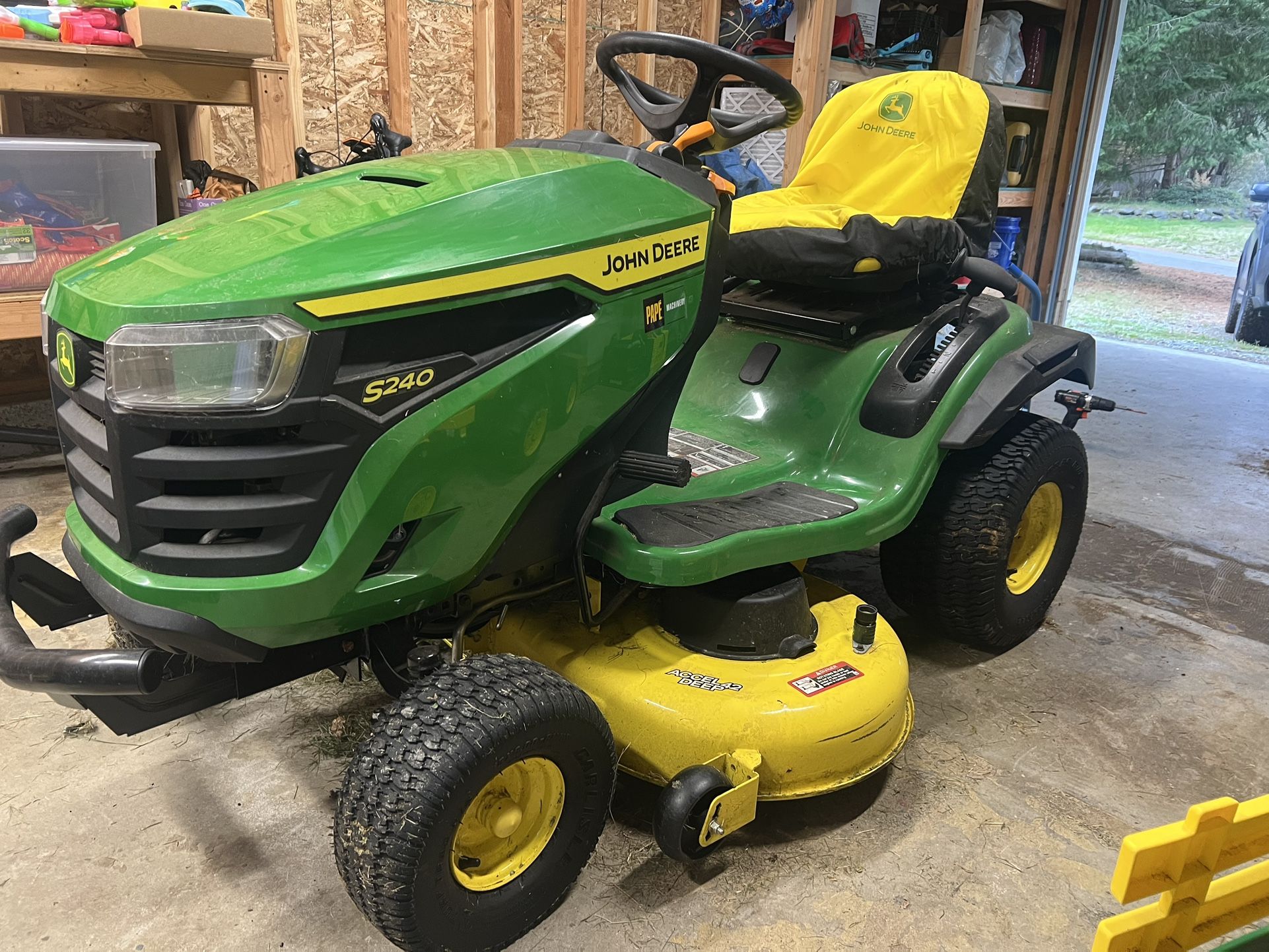 John Deere S240