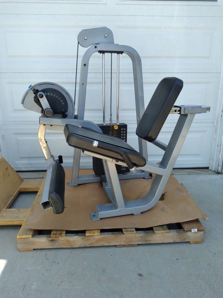 Precor Icarian Leg Extension Weight Bench
