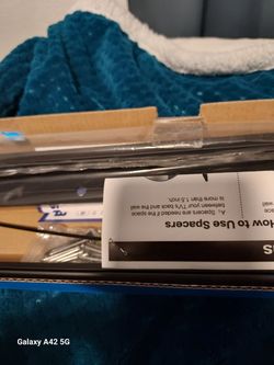 Flat Screen Tv Mount. Up To 55" 99 Lbs.