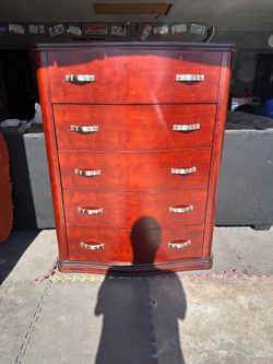 Chest of drawers