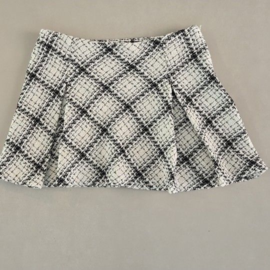 Zara Black & White Tweed Mini Skirt Size L