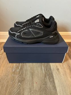 Black fashion shoes