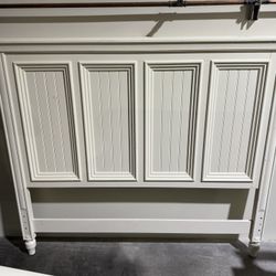 White Queen Size Bed Frame – Headboard & Footboard 