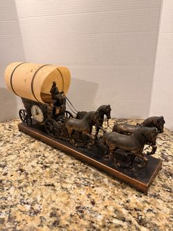 VTG United Clock Model 550 Animated Covered Wagon Horse Lamp Stagecoach
