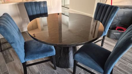 Comedor de 4 sillas