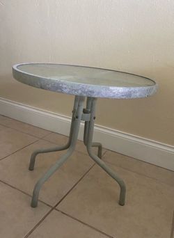⭐️ ELEGANT GLASS TABLE $5 ONLY⭐️