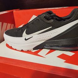 Nike Air max Pulse.. Size 11 