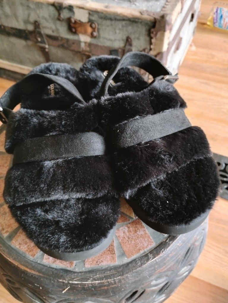 Koolaburra By UGG Black Teddy Slippers, Women's 8