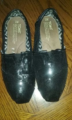 Toms
