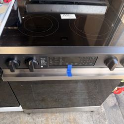 🚨 BRAND NEW Samsung Electric Range – Black Stainless