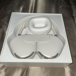 AirPod Maxes