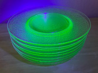 9 Antique Uranium Green Glass L.E. Smith Cracky Crackled 8” Plates