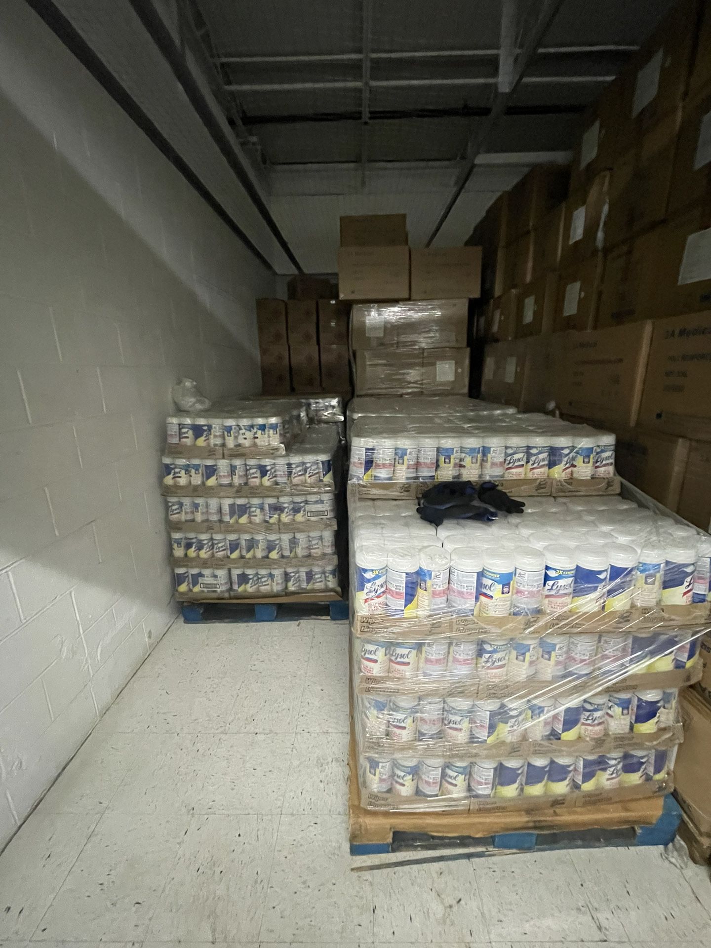 BULK Supply. Lysol Wipes, Disinfectant Wipes, Medical Surgical Gowns, Masks, Face Shields