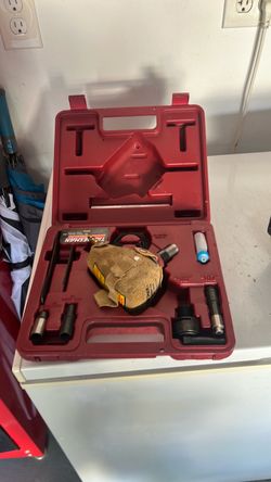 Pneumatic palm nailer