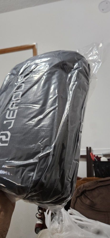 New BLACK SLEEPING BAG In Airsealed Bag NEVER Opened