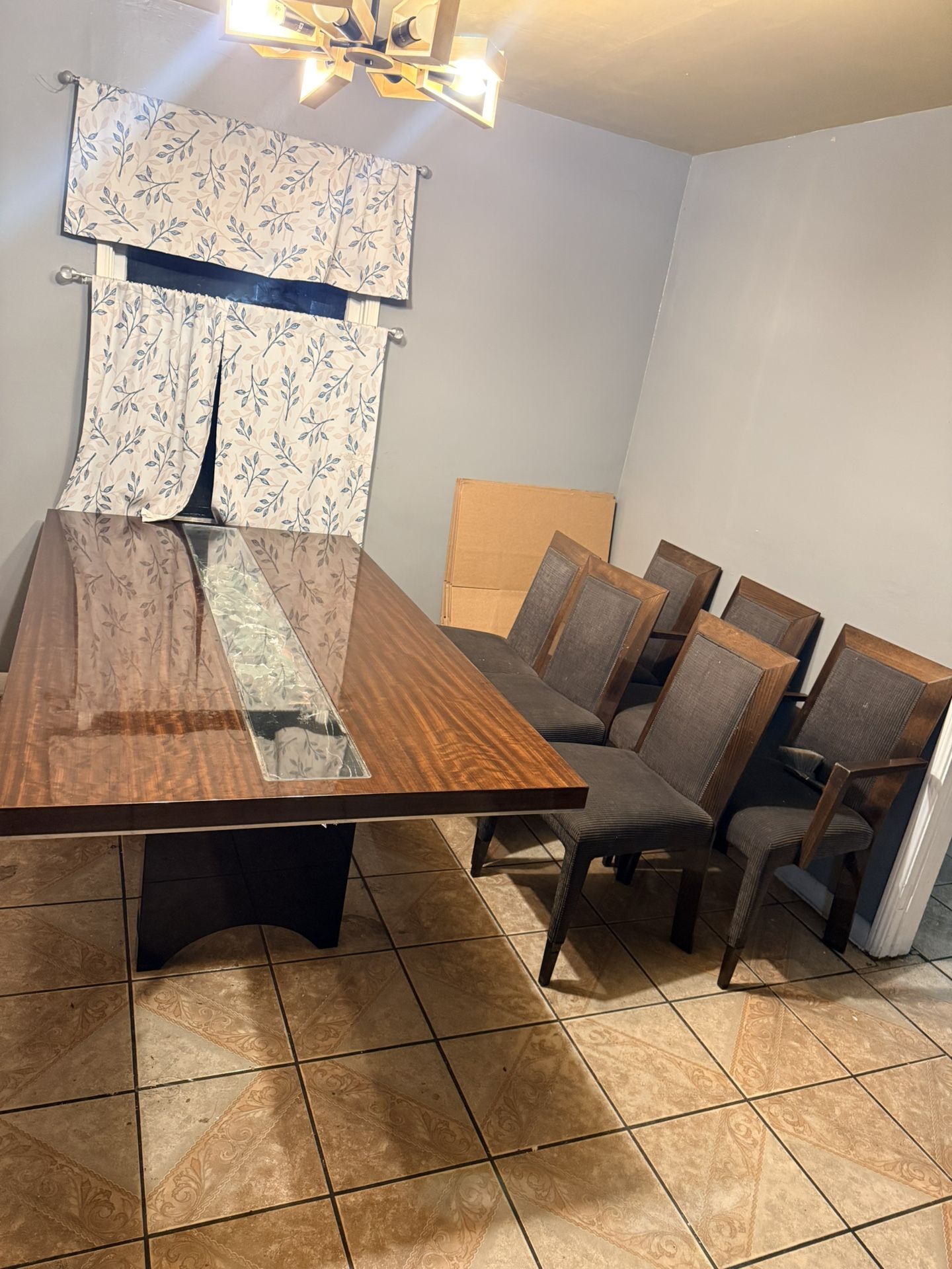 Dinner Table + 6 Chairs