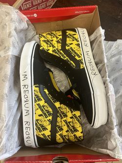 House Of terror “The shining “ Sk8-Hi Vans Men’s Size 9.5