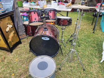 7 piecce Drum set