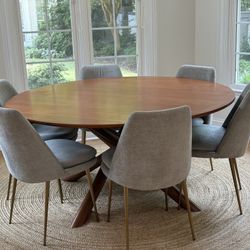 LUXURY LARGE WEST ELM TABLE & CHAIRS