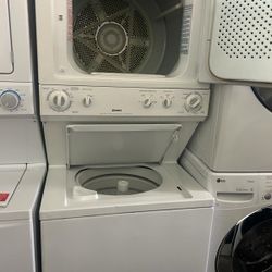 Combo Frigidaire Washer And Gas Dryer (New)