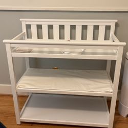 Diaper Changing Table Delta Children. Like New. 